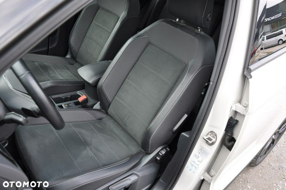 Volkswagen T-Roc - 11