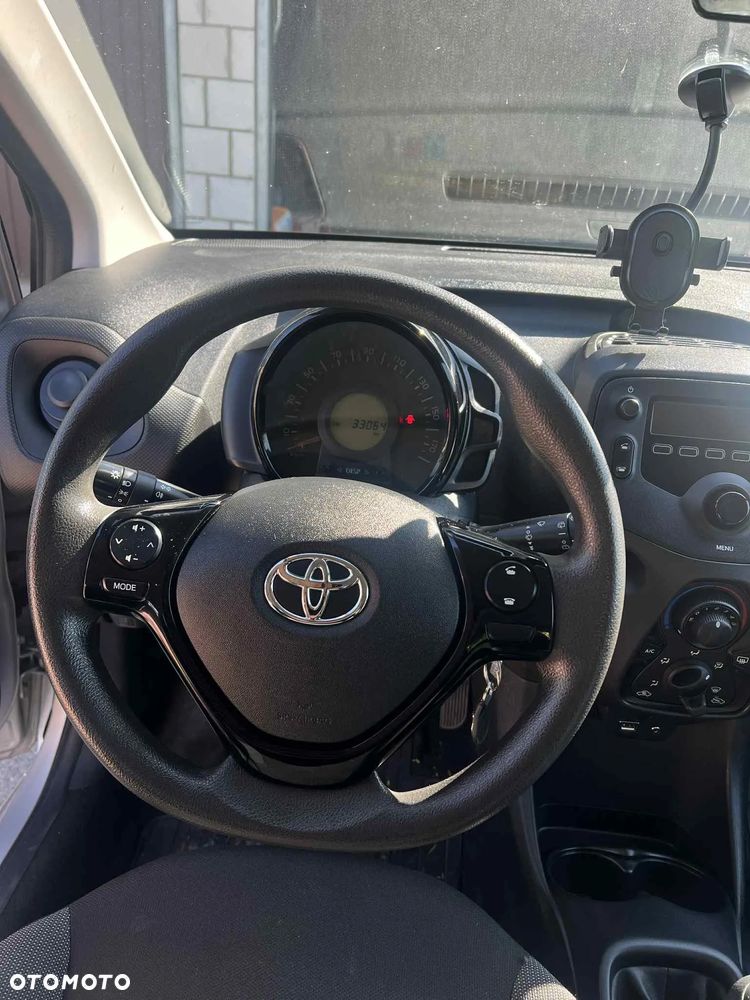 Toyota Aygo x-business - 9