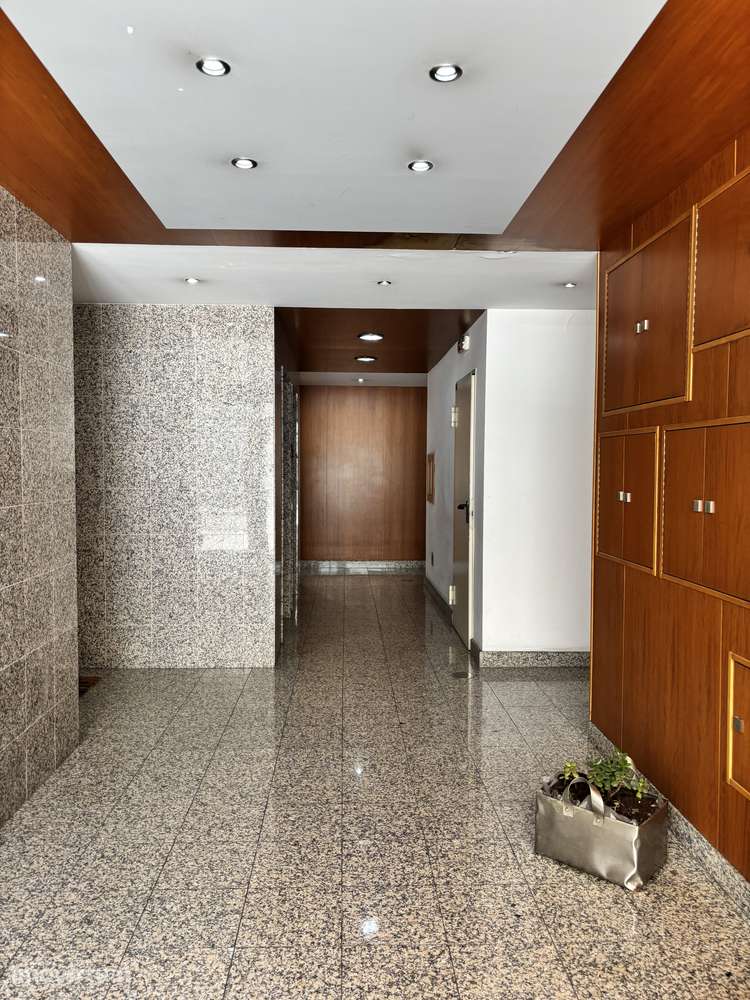 Excelente T1 para Habitação própria ou investimento - Grande imagem: 2/9