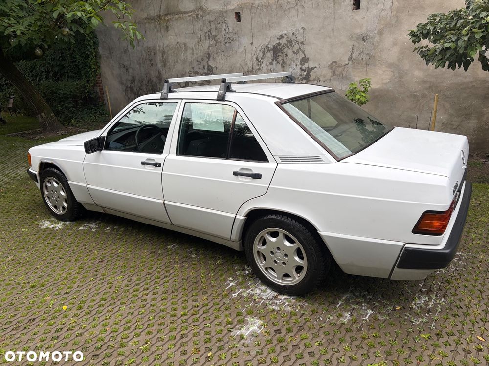 Mercedes-Benz W201 (190) - 16