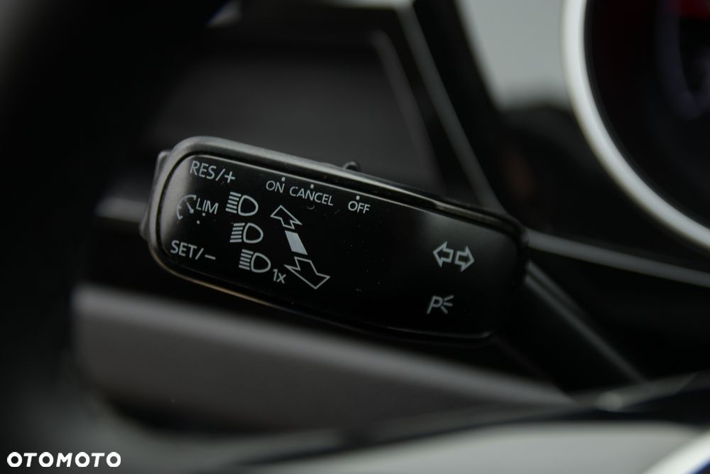 Volkswagen Touran 2.0 TDI SCR Highline - 34