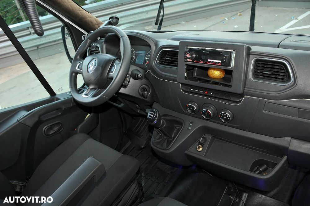 Renault Master cu lift - 25