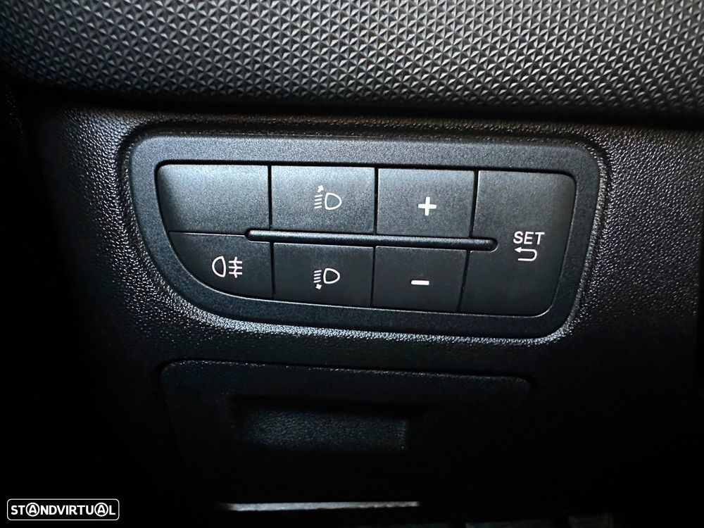 Fiat Punto 1.3 M-Jet Lounge S&S - 27
