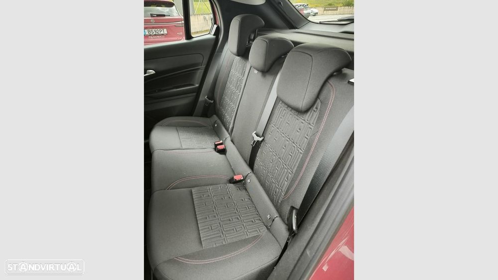 Fiat 600e 54 kWh (RED) - 12