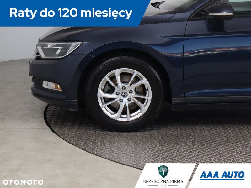 Volkswagen Passat - 15