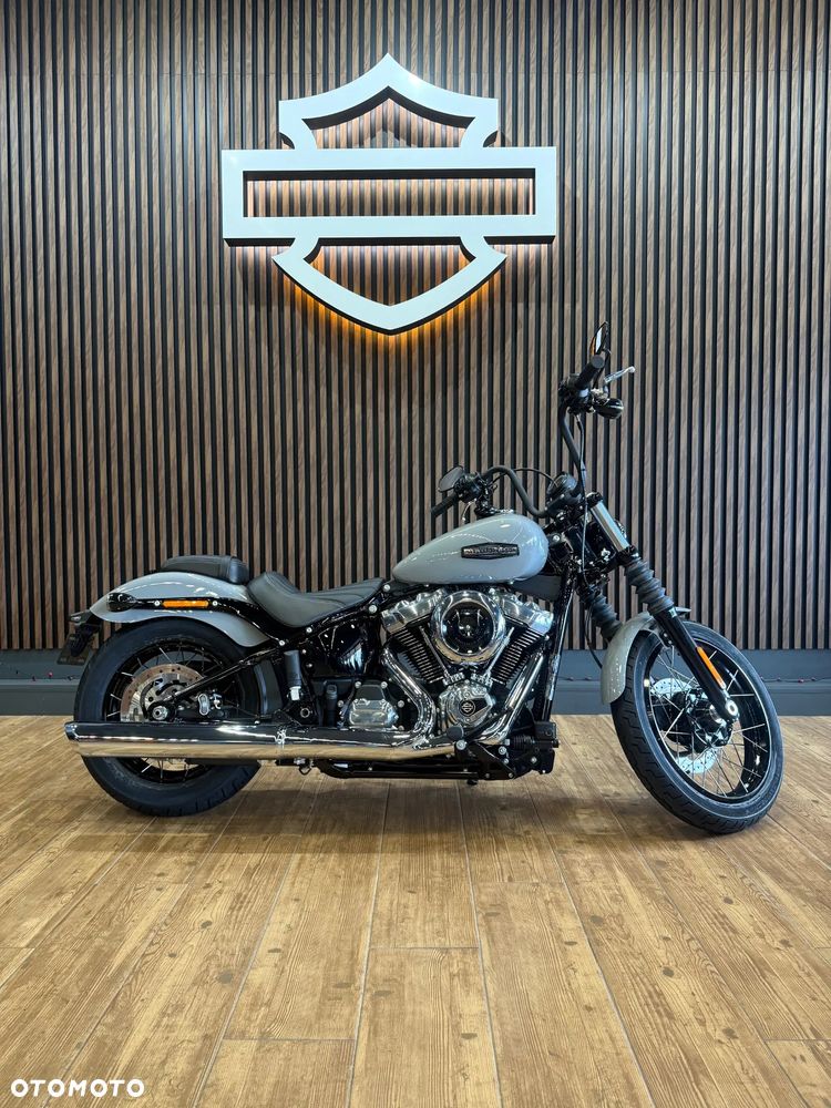 Harley-Davidson Softail Street Bob - 1
