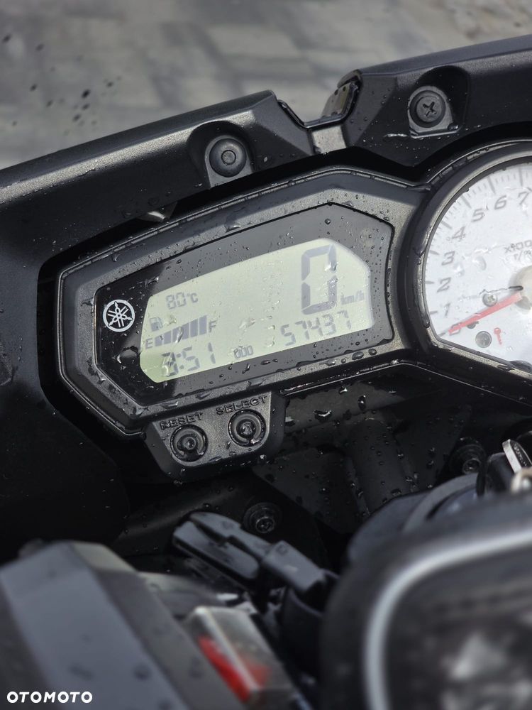 Yamaha FZ8 - 13