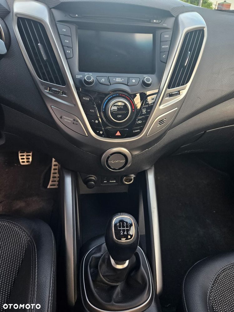 Hyundai Veloster 1.6 Premium - 13