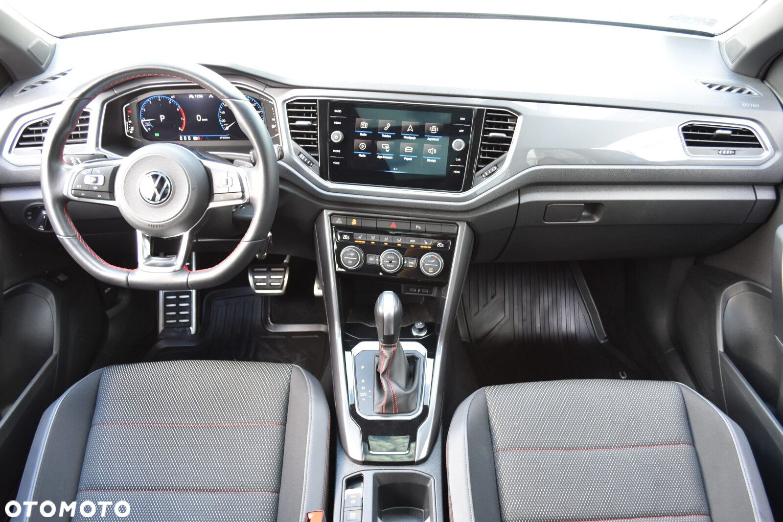 Volkswagen T-Roc - 12