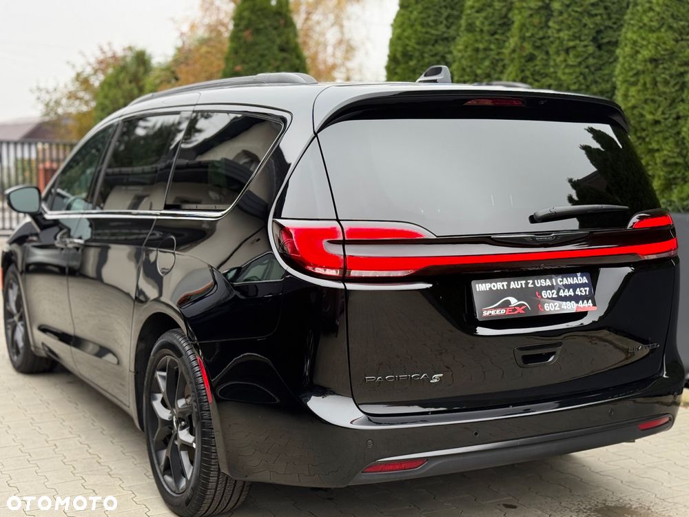 Chrysler Pacifica - 8