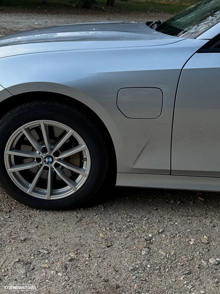 BMW 330 e Line Sport Auto - 3