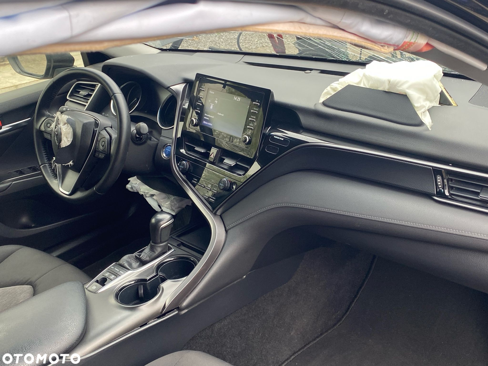 Toyota Camry 2.5 Hybrid Comfort CVT - 18