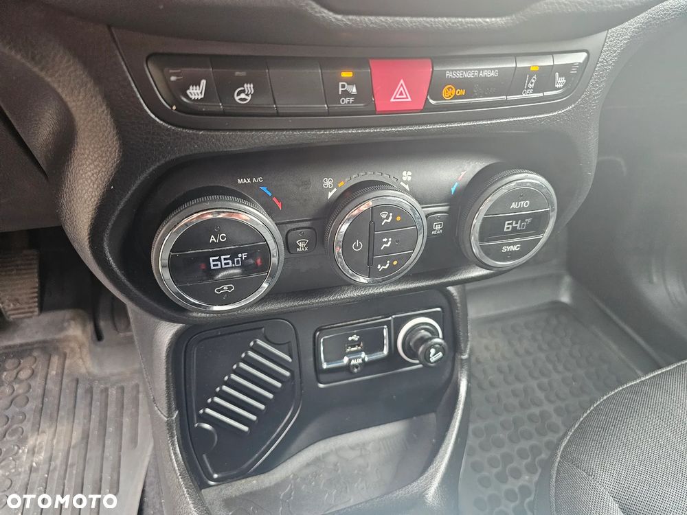 Jeep Renegade 1.4 MultiAir Longitude - 35