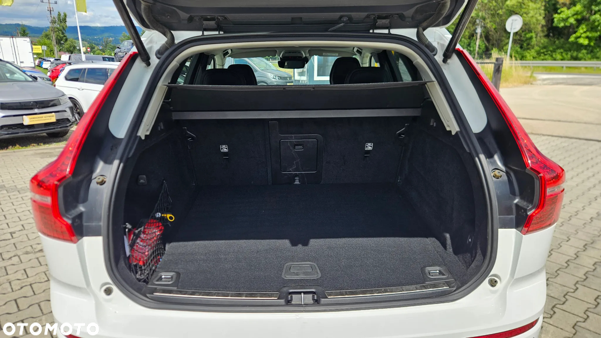Volvo XC 60 B4 D Momentum - 17