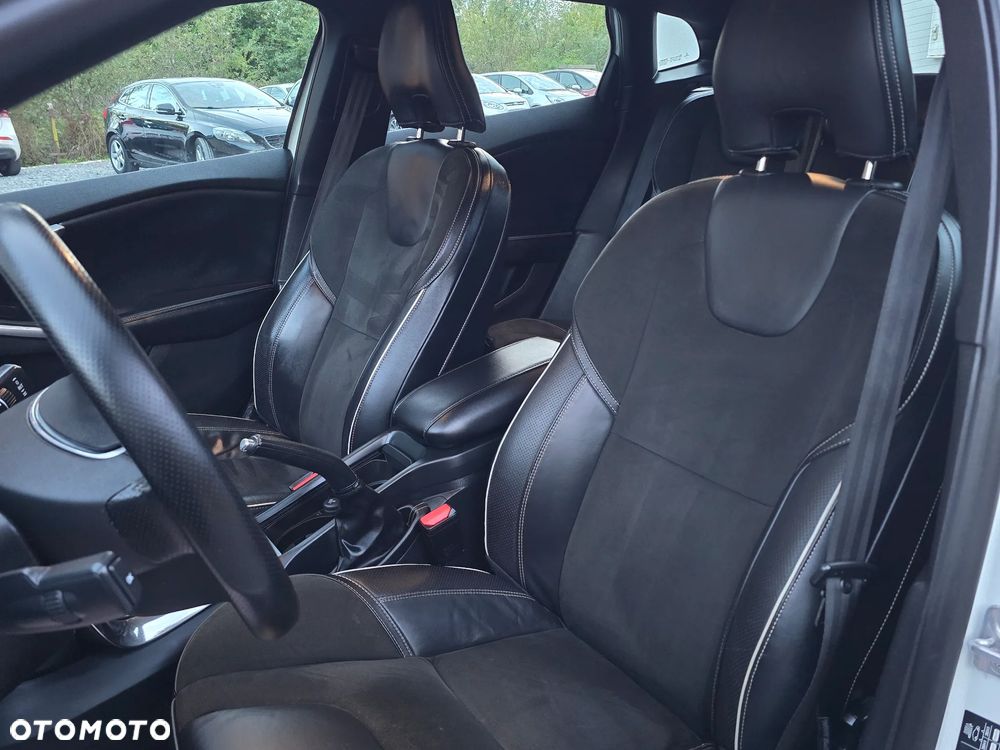 Volvo V40 D2 RDesign - 32