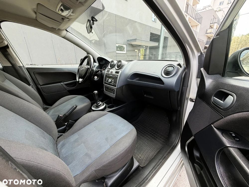 Ford Fiesta - 7