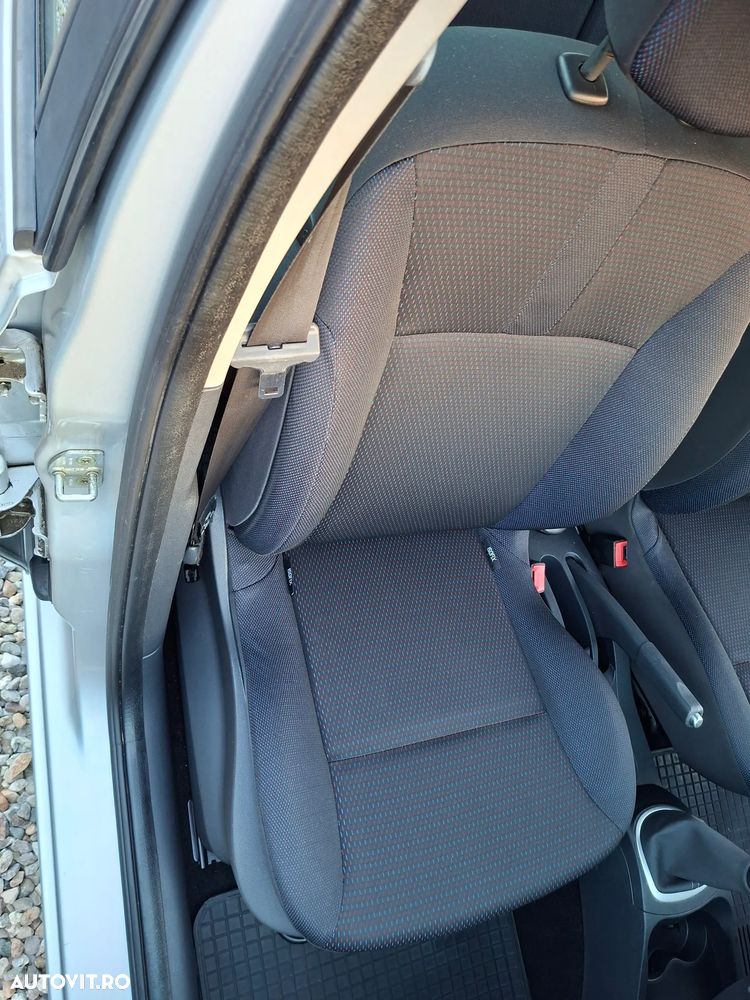Renault Clio - 17