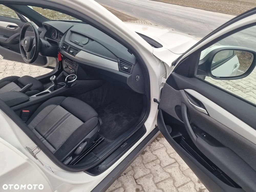 BMW X1 sDrive18d xLine - 25