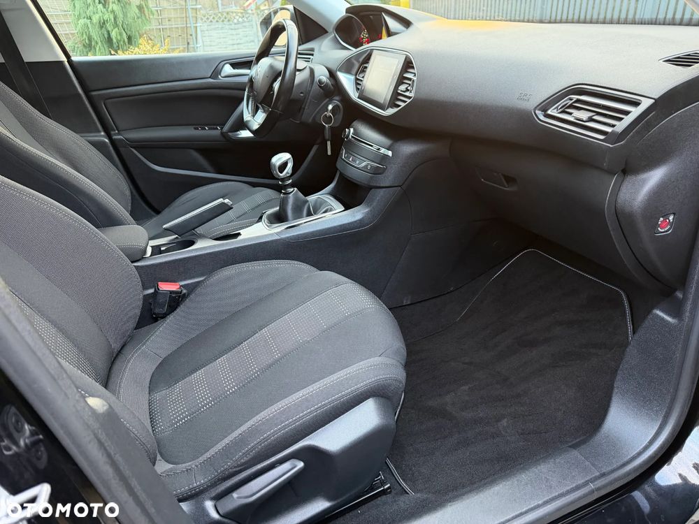 Peugeot 308 BlueHDi FAP 120 Stop & Start Allure - 23