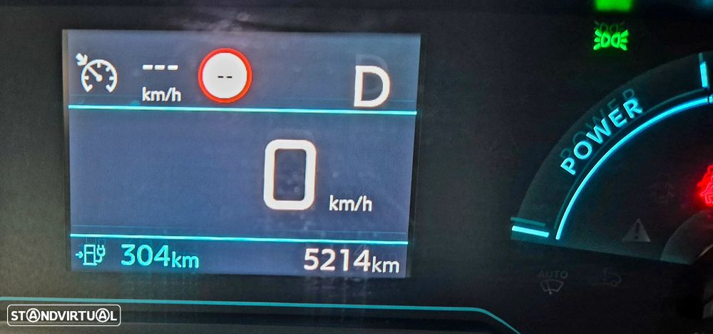 Peugeot e-208 Allure Pack - 30