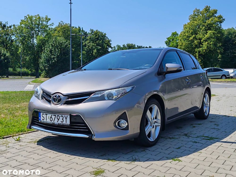 Toyota Auris 1.6 Valvematic Executive - 2