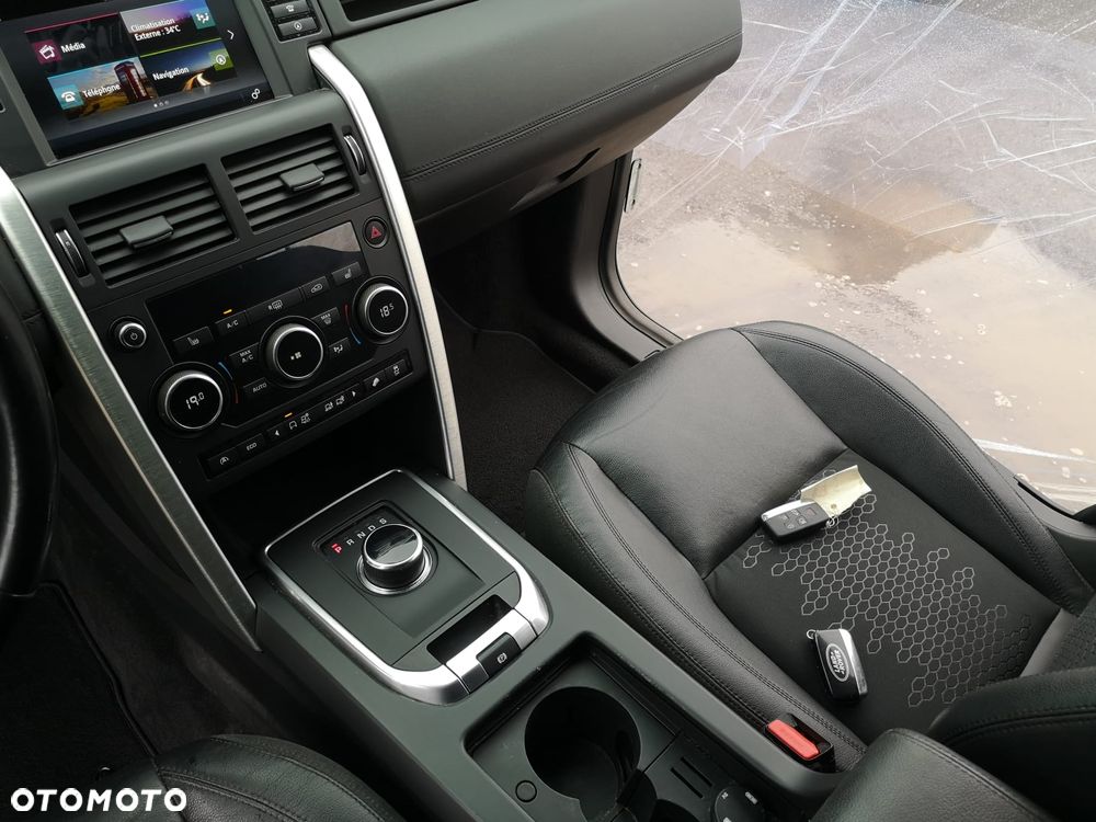 Land Rover Discovery Sport TD4 HSE Luxury - 31