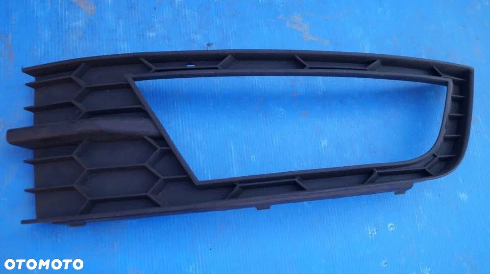 Kratka zderzaka lewa Skoda Octavia III 5E0807681 - 1