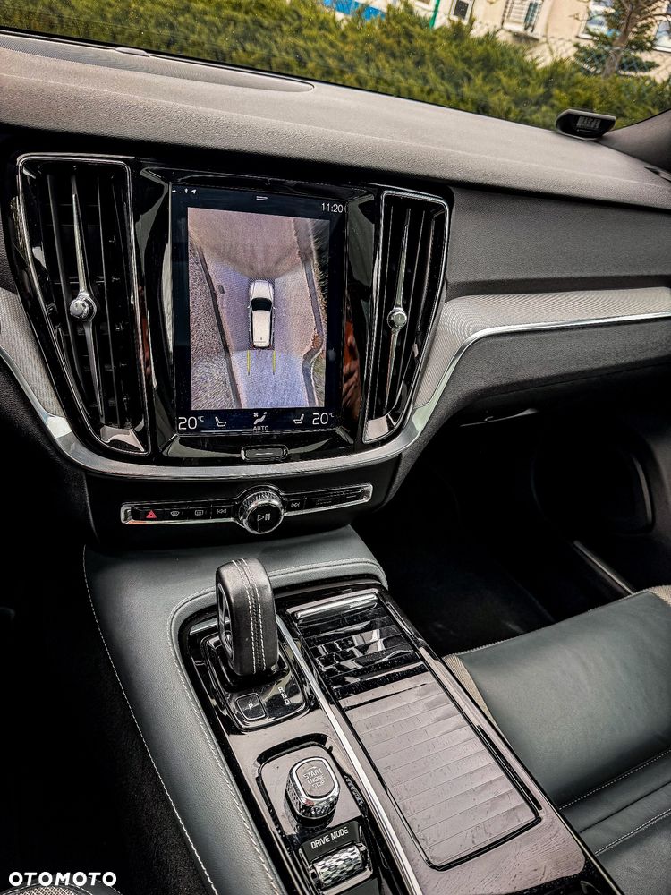 Volvo V60 T8 AWD Twin Engine Geartronic R-Design - 32