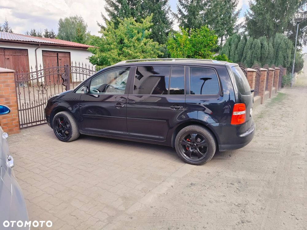 Volkswagen Touran - 2