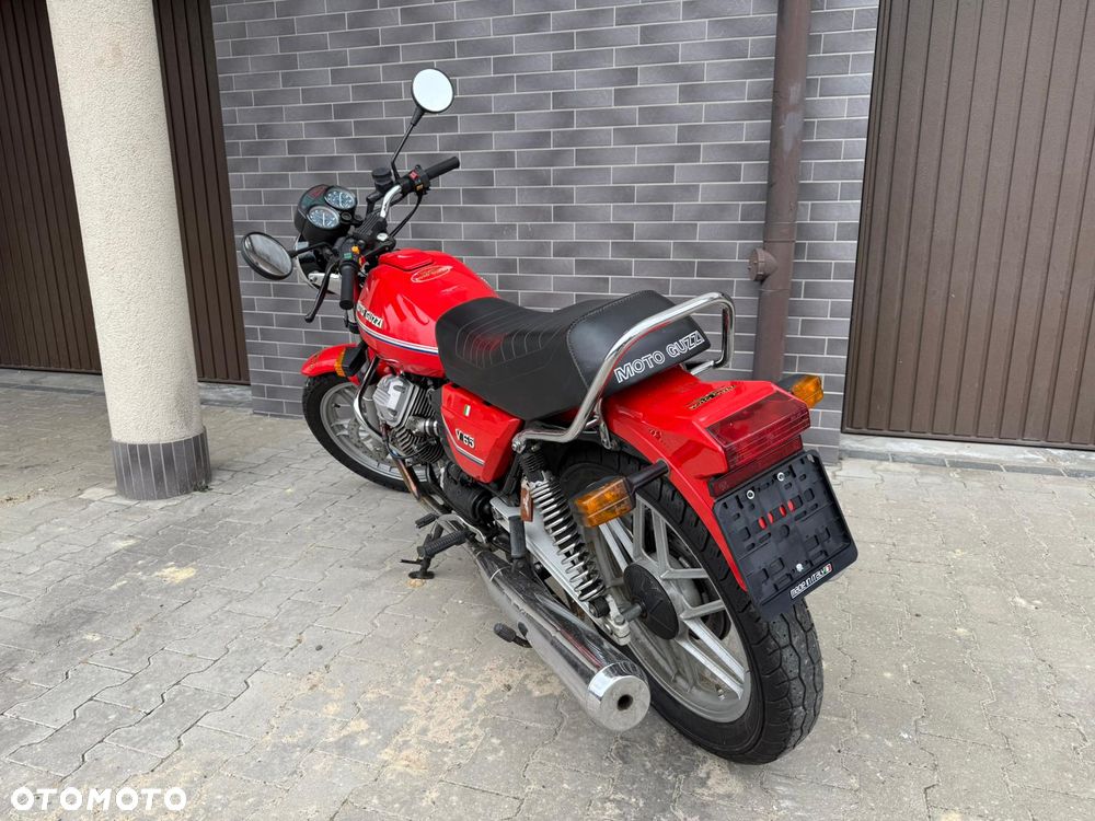 Moto Guzzi V7 - 7