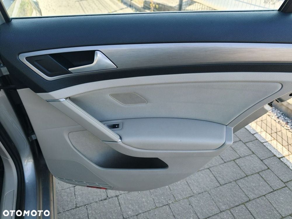 Volkswagen Golf - 14