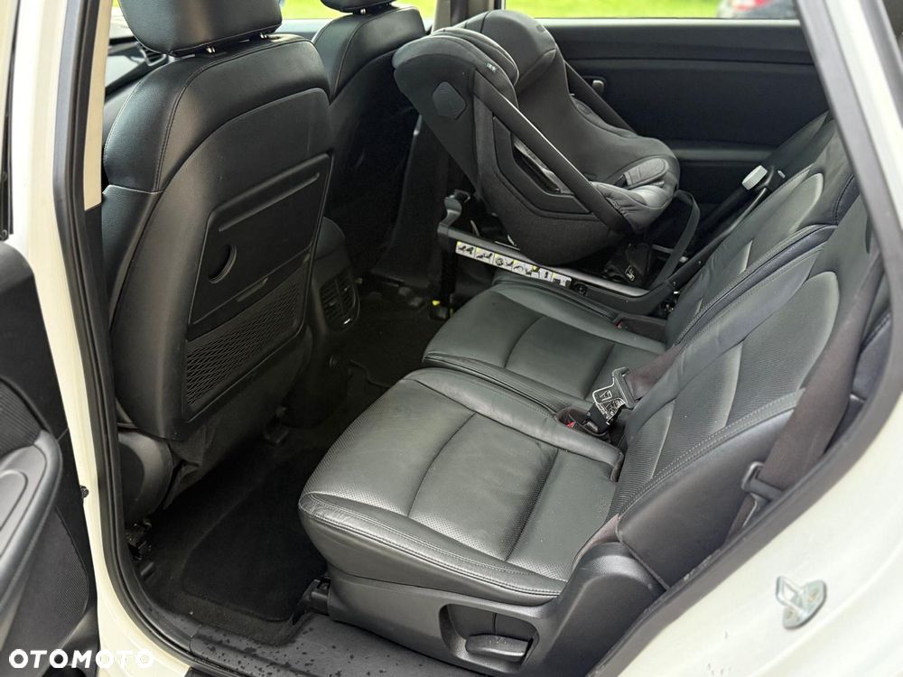 Kia Carens 1.7 CRDi L 7os 7DCT - 11