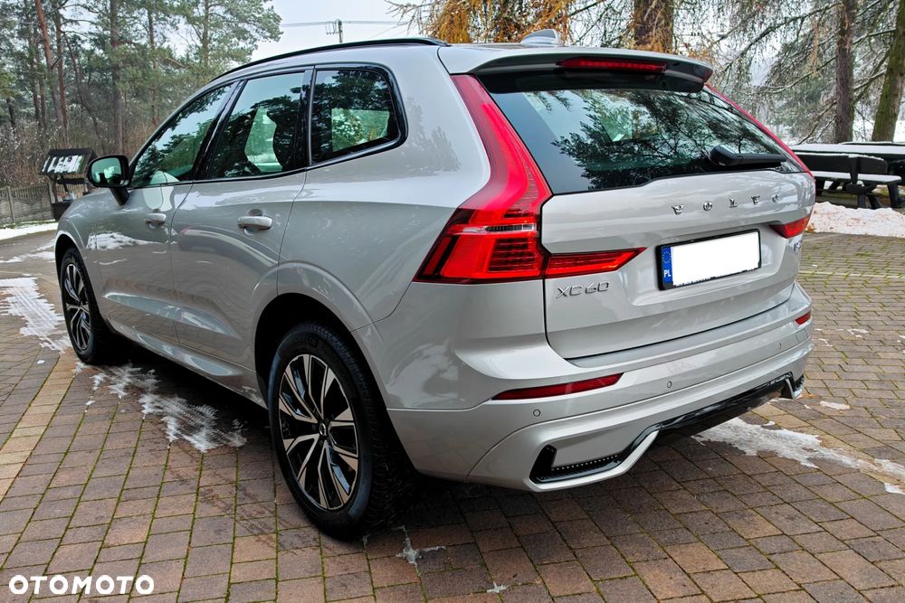 Volvo XC 60 B4 D AWD Plus Dark - 3