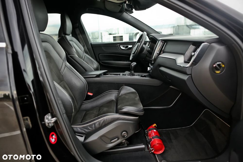 Volvo XC 60 D4 SCR AWD R-Design - 24