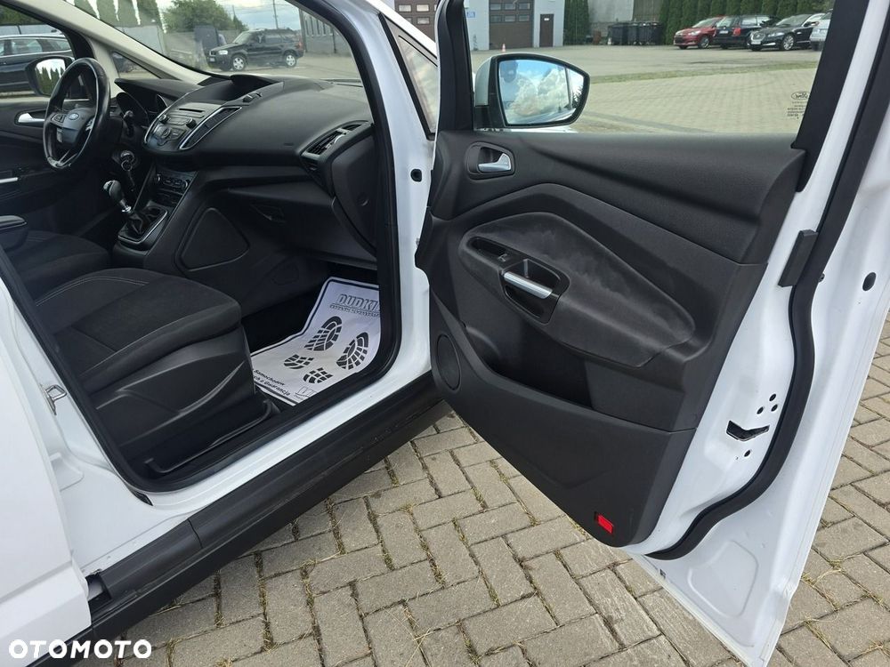 Ford Grand C-MAX - 24
