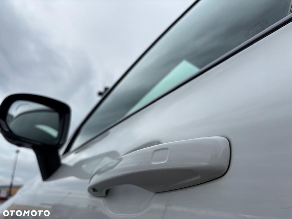 Volvo XC 60 T8 AWD Plug-In Hybrid R-Design - 9