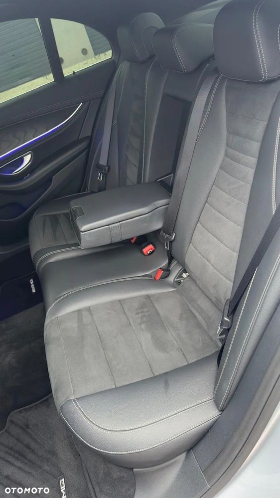 Mercedes-Benz Klasa E 300 d 4Matic 9G-TRONIC AMG Line - 31