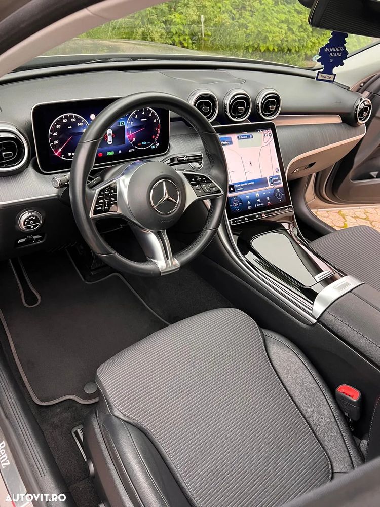 Mercedes-Benz C - 12