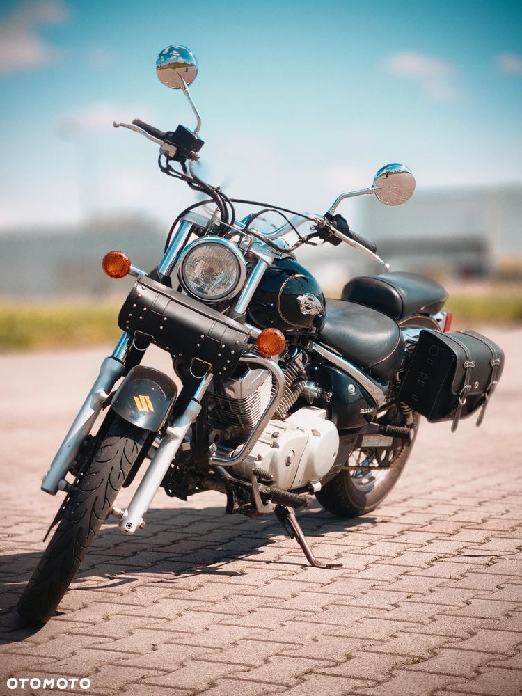Suzuki Intruder - 3