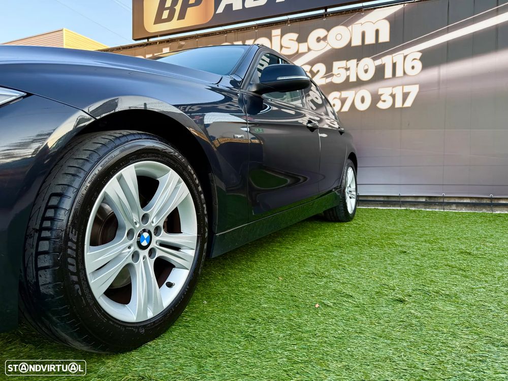 BMW 320 d Auto Line Sport - 7