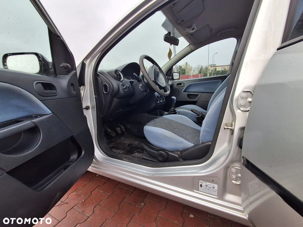 Ford Fiesta - 9