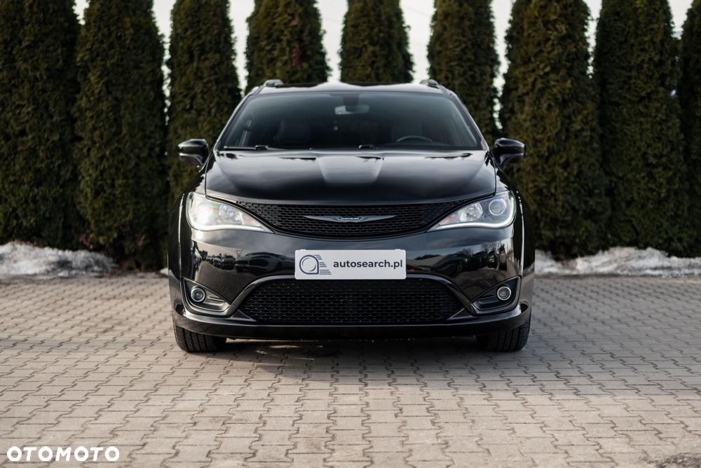 Chrysler Pacifica - 2