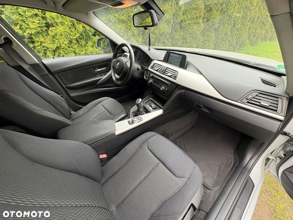 BMW Seria 3 320d Blue Performance Sport Line - 13