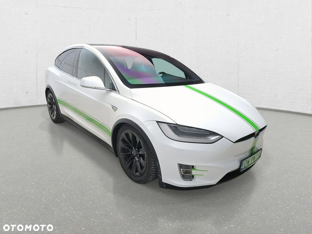 Tesla Model X - 1