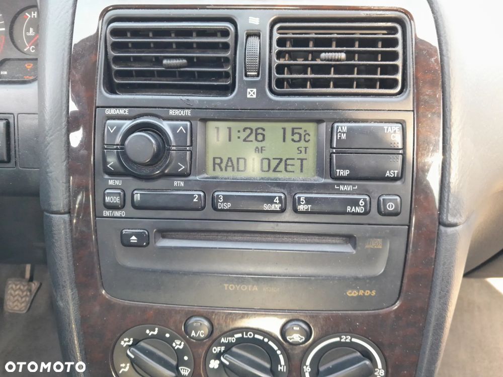 Radioodtwarzacz CD TOYOTA Avensis T22 97-02r. - 1