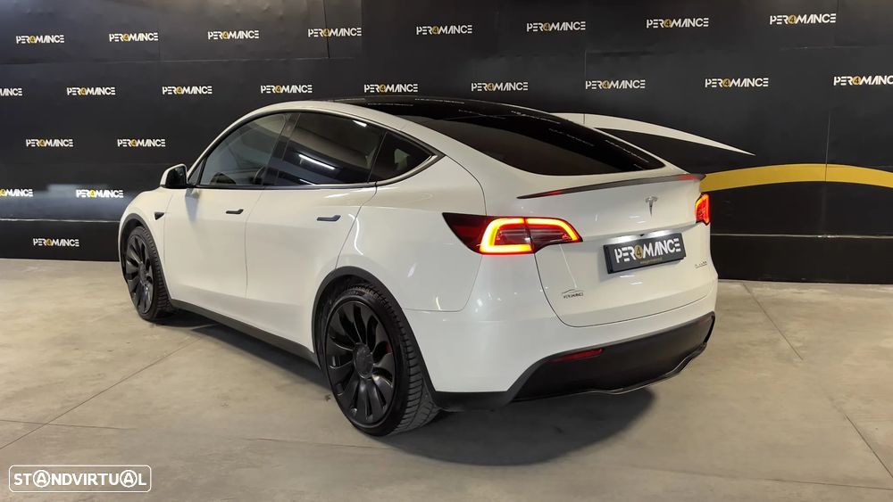 Tesla Model Y Performance Dual Motor AWD - 19