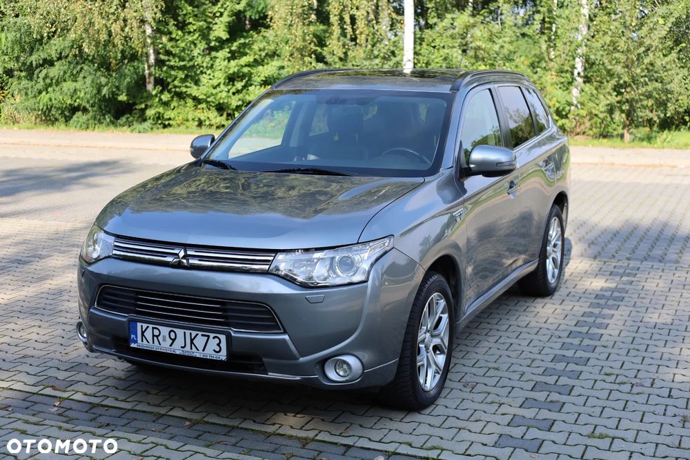 Mitsubishi Outlander 2.0 4WD Plus - 2