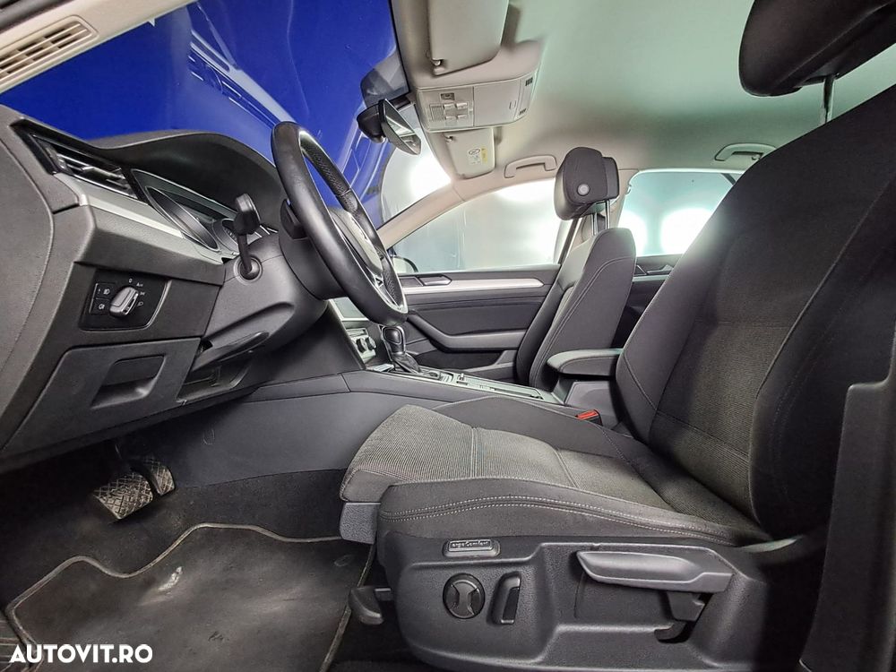 Volkswagen Passat - 11