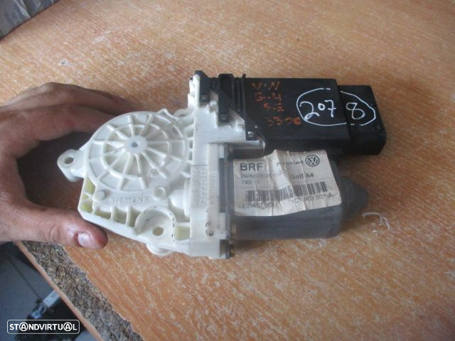 Motor Elevador Vidro 1C1959801A VW GOLF 4 2002 1.4I 75CV 5P CINZA FE VW GOLF 4 2001 1.6I 105CV 3P VERDE ESCURO - 5
