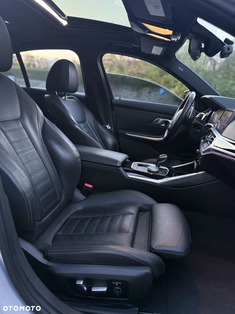 BMW Seria 3 330i Sport Line sport - 16